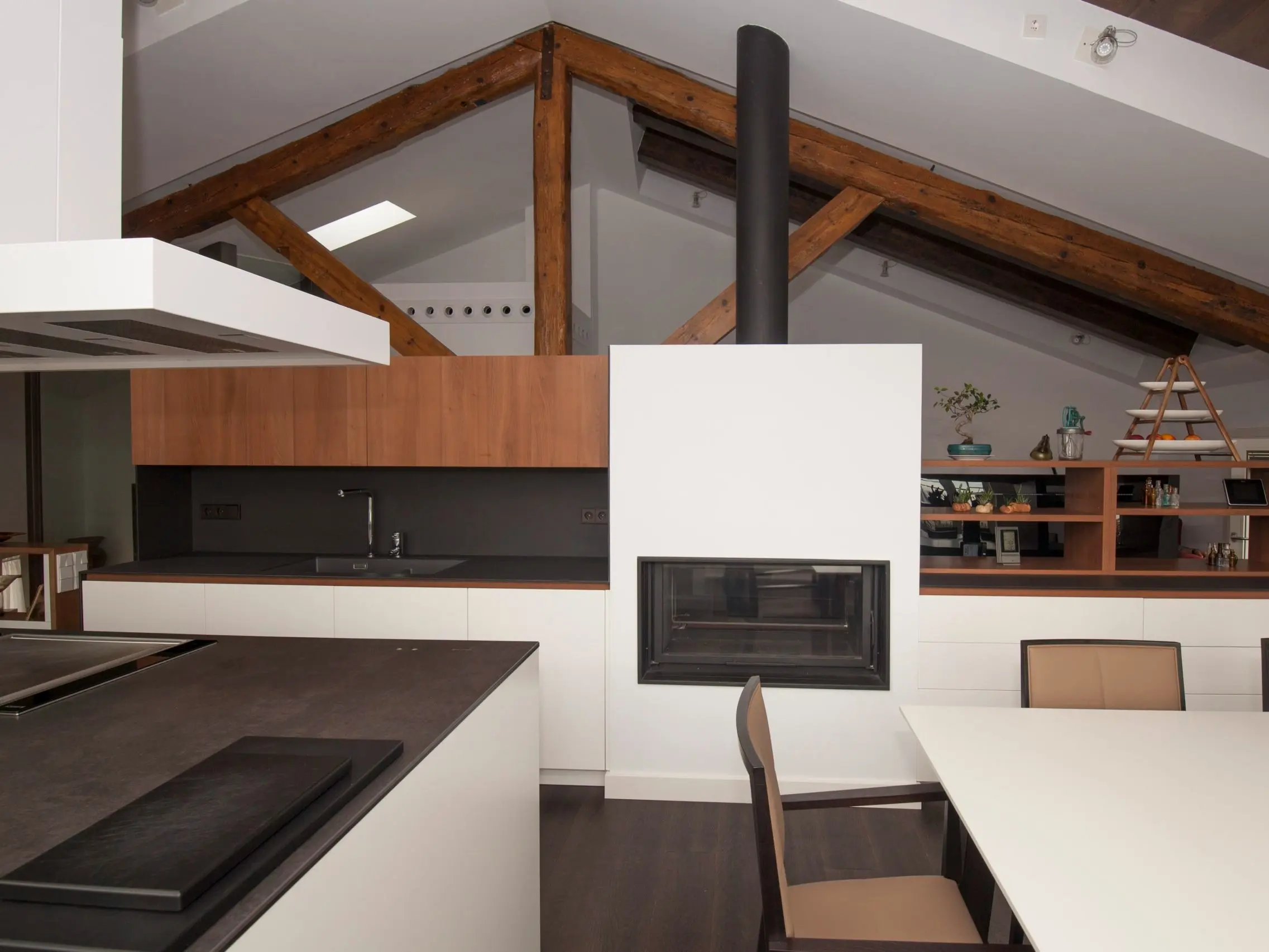 cocina-rustica-con-vigas-de-madera