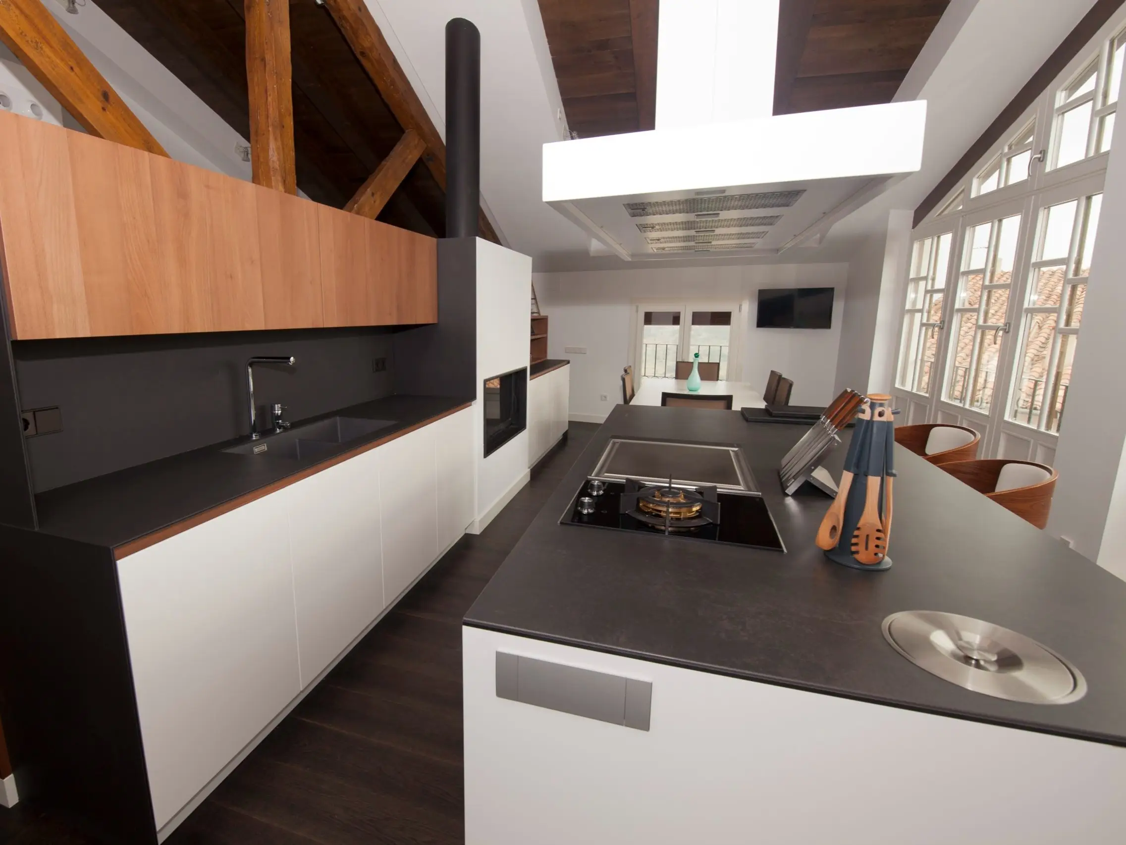 isla-blanca-cocina-rustica